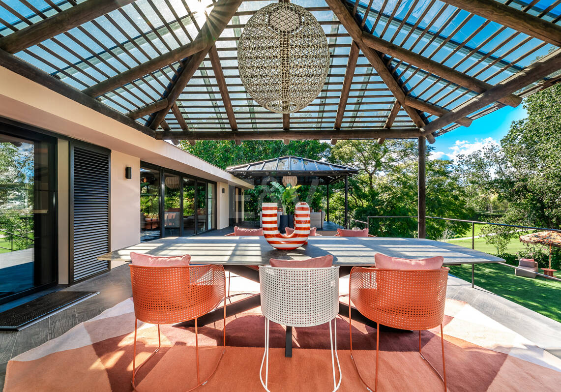 Gorgeous Balinese-Style Villa Surrounded by Golf Courses