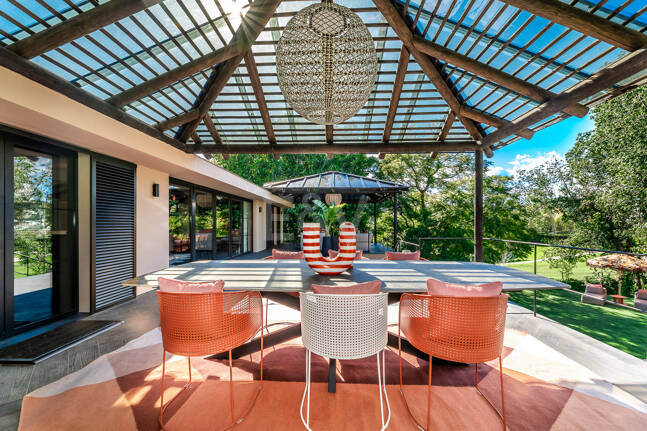 Gorgeous Balinese-Style Villa Omgiven av golfbanor