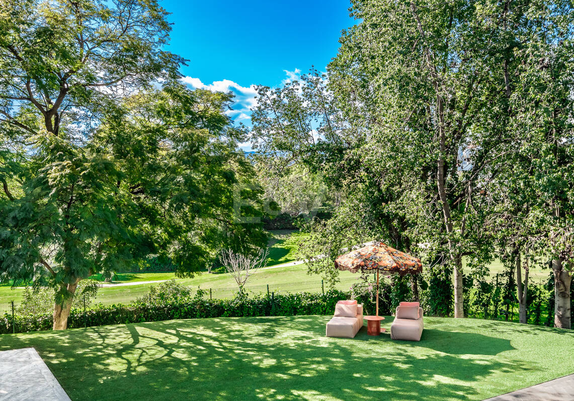 Gorgeous Balinese-Style Villa Surrounded by Golf Courses