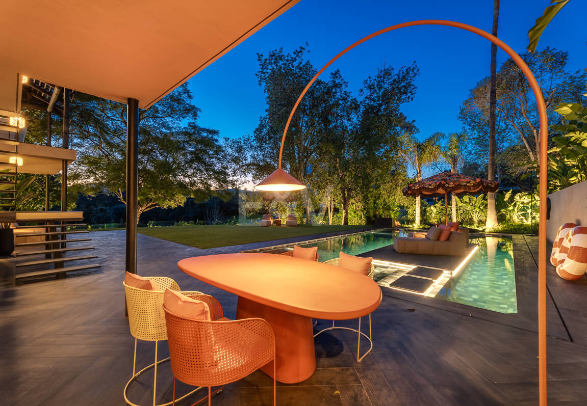 Gorgeous Balinese-Style Villa Omgiven av golfbanor