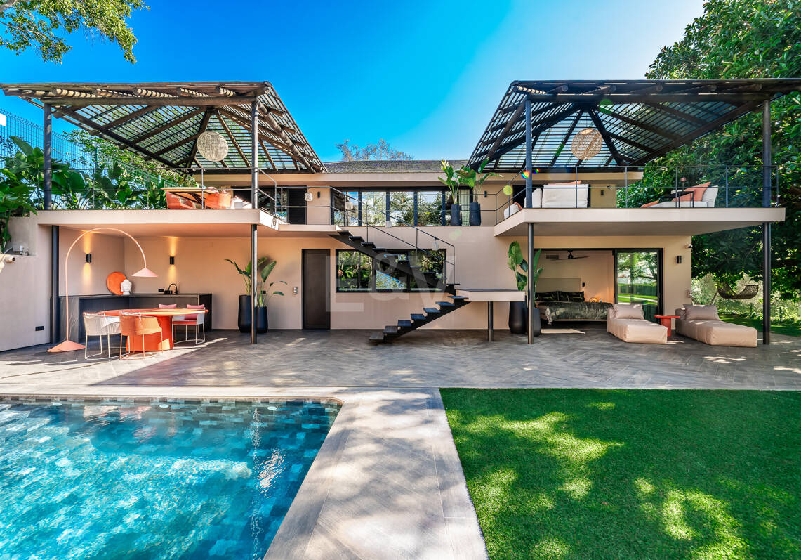Gorgeous Balinese-Style Villa Surrounded by Golf Courses