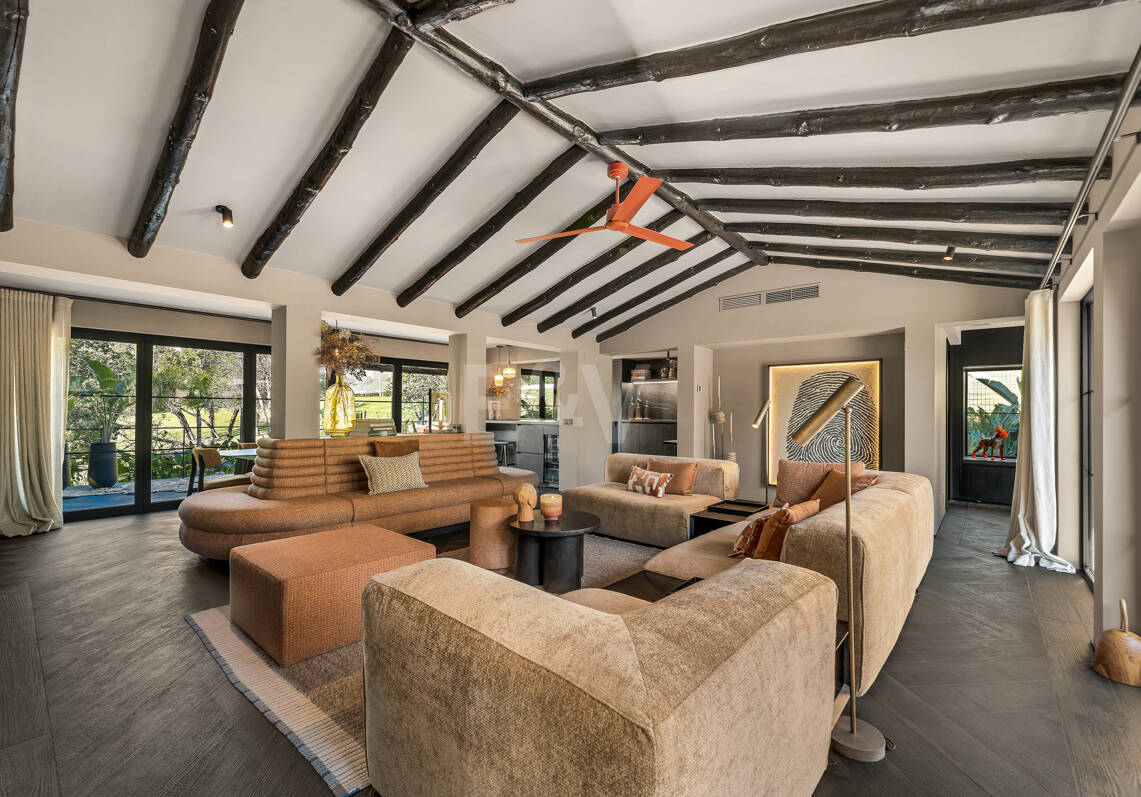 Gorgeous Balinese-Style Villa Surrounded by Golf Courses