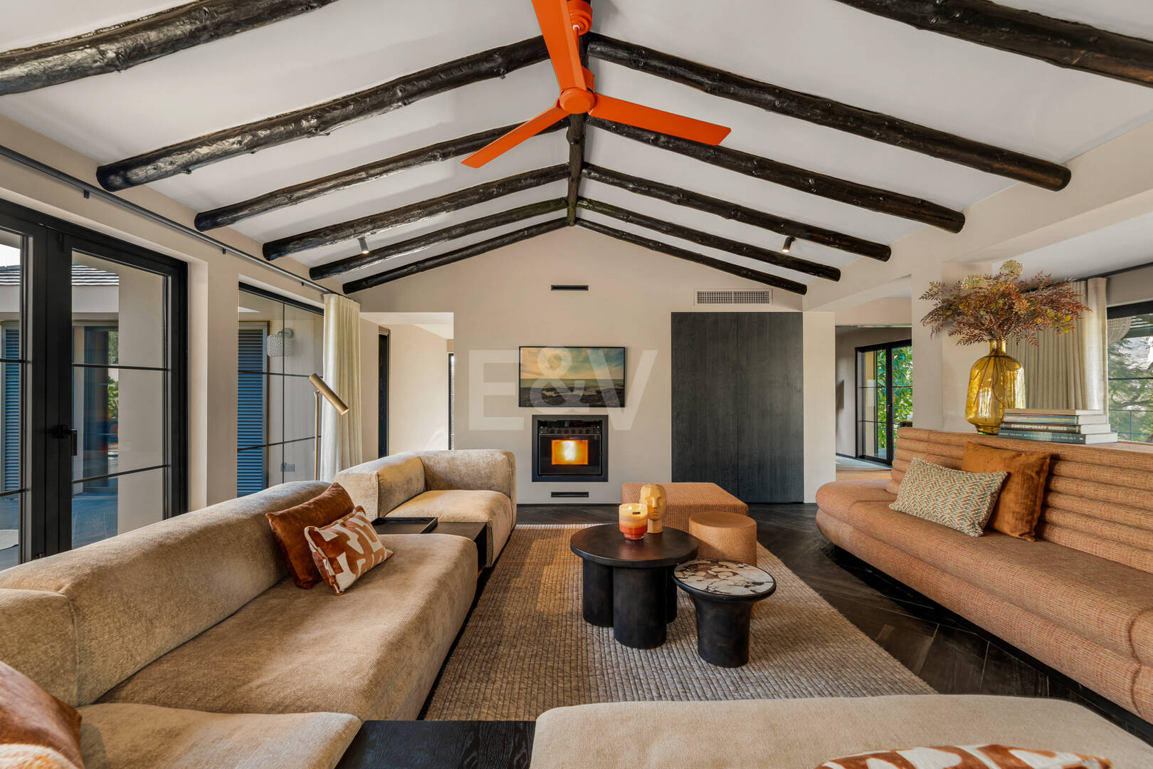 Gorgeous Balinese-Style Villa Surrounded by Golf Courses