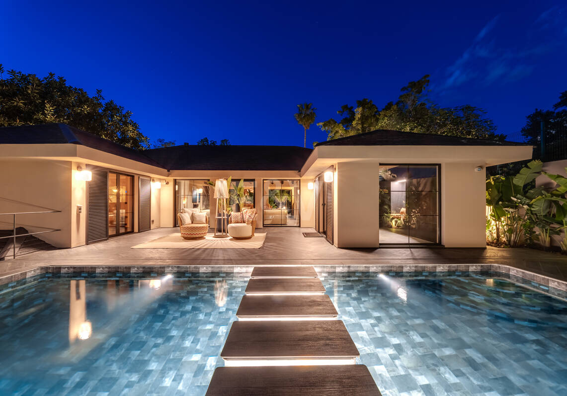 Gorgeous Balinese-Style Villa Surrounded by Golf Courses