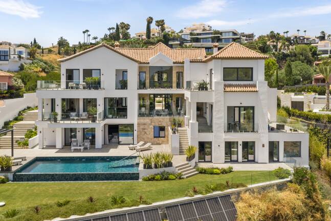 Villa avec mélange harmonieux de tradition et de luxe moderne