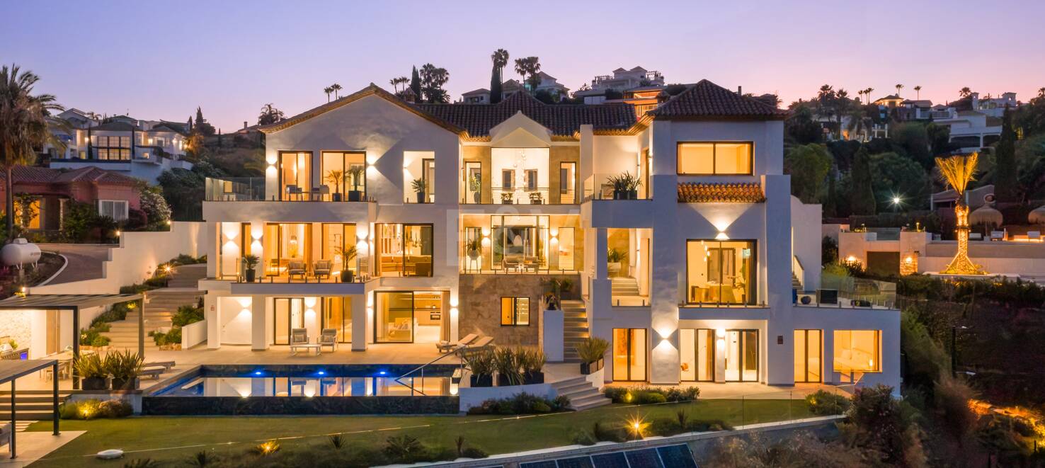 Luxusvilla in bester Golf-Frontlage