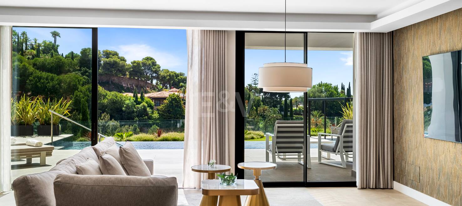 Luxusvilla in bester Golf-Frontlage