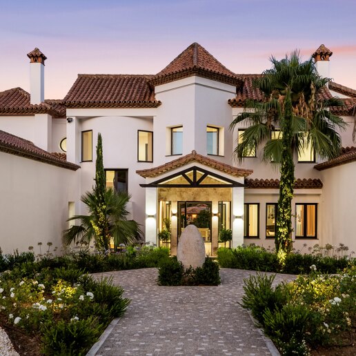Prime Golf Front Luxury Mansion