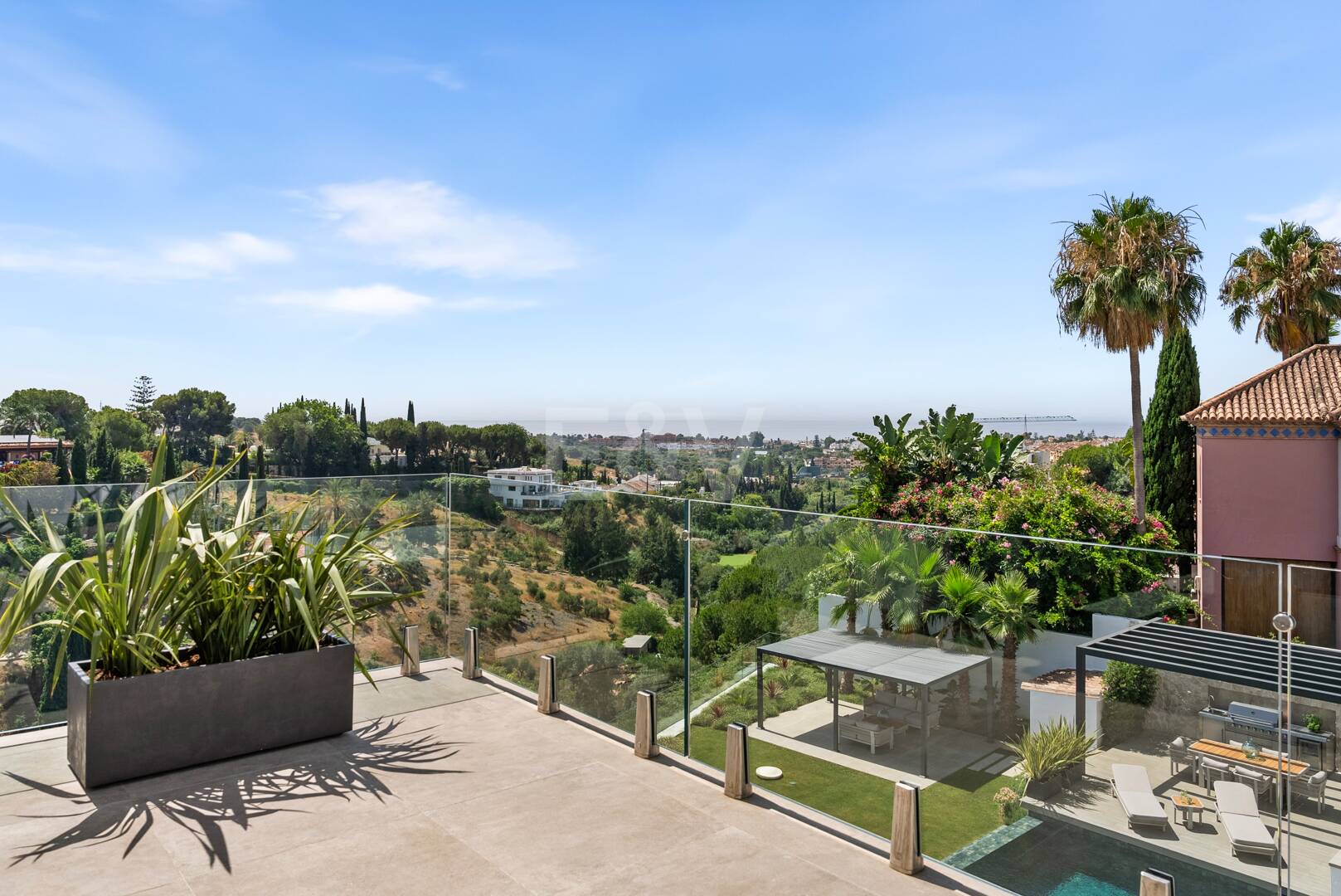 Villa avec mélange harmonieux de tradition et de luxe moderne