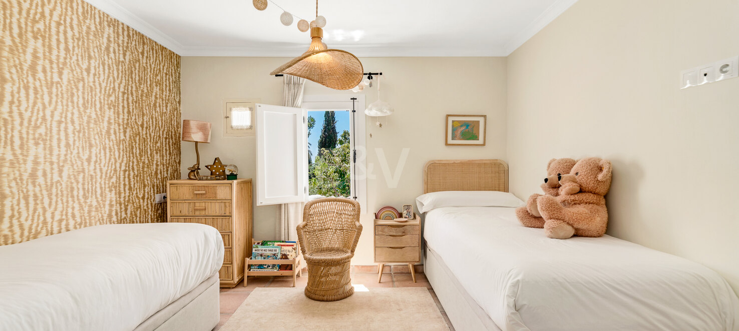 Andalusisk elegans möter modern komfort i Balcones de Sierra Blanca