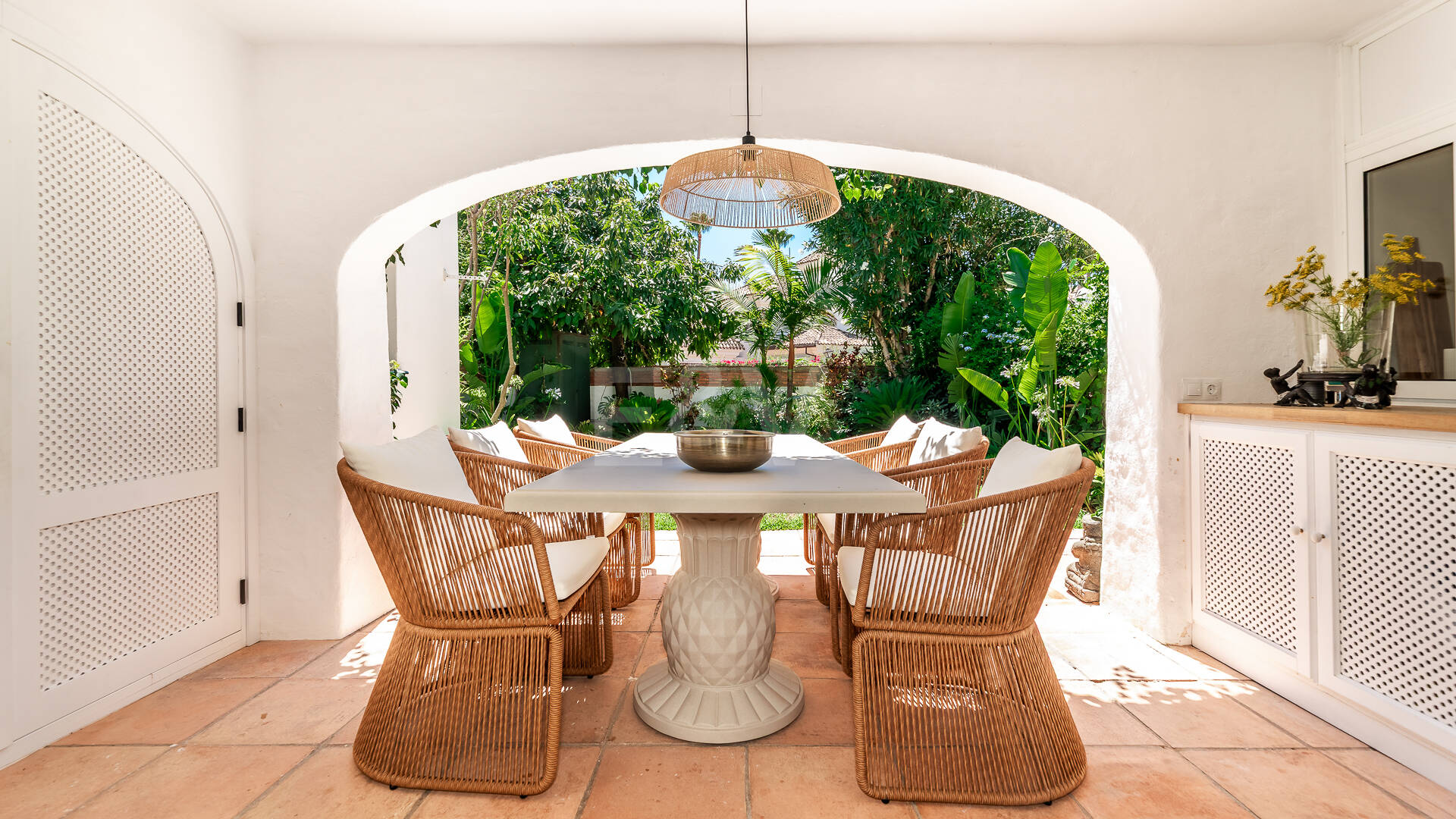 Andalusische Eleganz Trifft auf Modernen Komfort in Balcones de Sierra Blanca