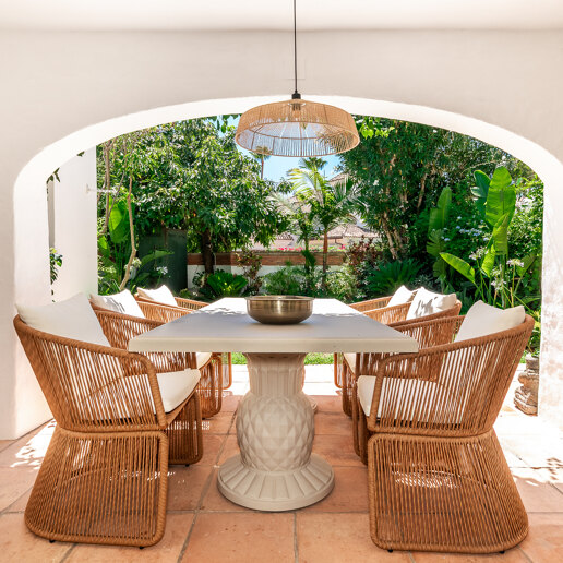 Andalusisk elegans möter modern komfort i Balcones de Sierra Blanca
