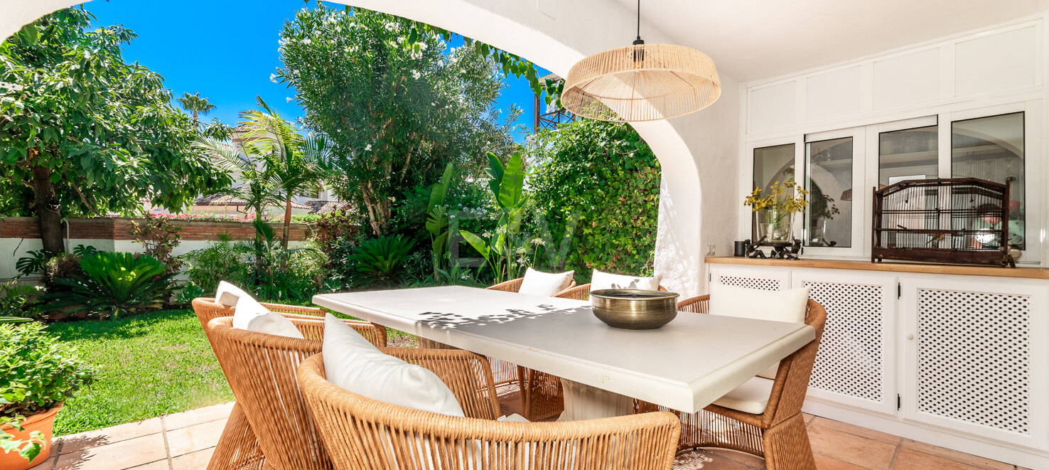 Andalusisk elegans möter modern komfort i Balcones de Sierra Blanca