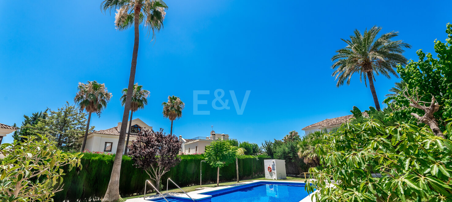 Andalusisk elegans möter modern komfort i Balcones de Sierra Blanca