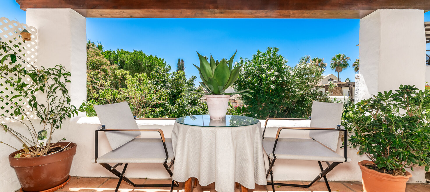 Andalusisk elegans möter modern komfort i Balcones de Sierra Blanca