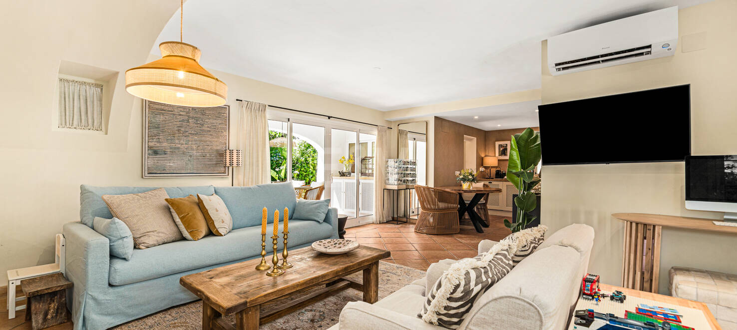 Andaluzja Elegance Meets Nowoczesny komfort w Balcones de Sierra Blanca