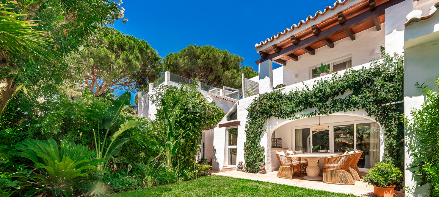 Andalusisk elegans möter modern komfort i Balcones de Sierra Blanca
