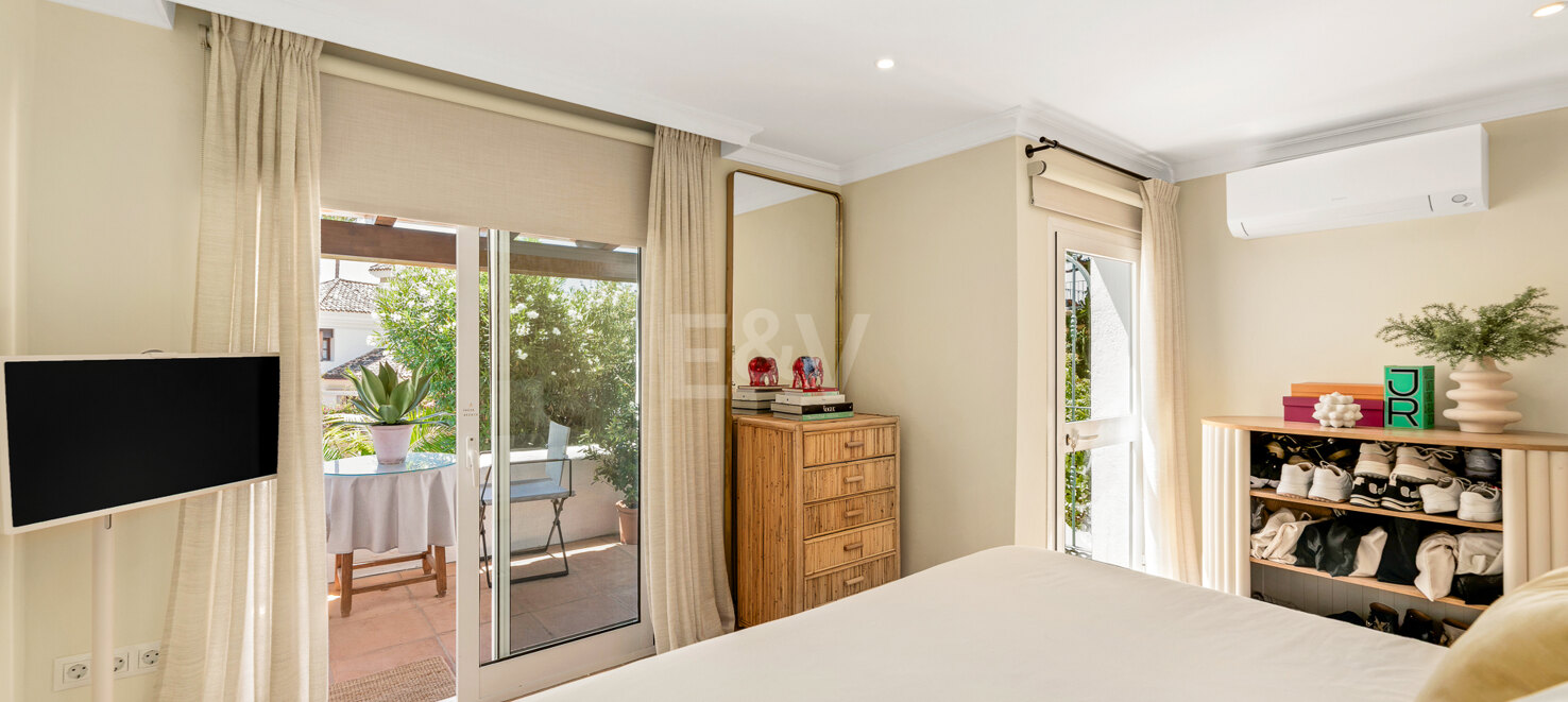Andalusisk elegans möter modern komfort i Balcones de Sierra Blanca
