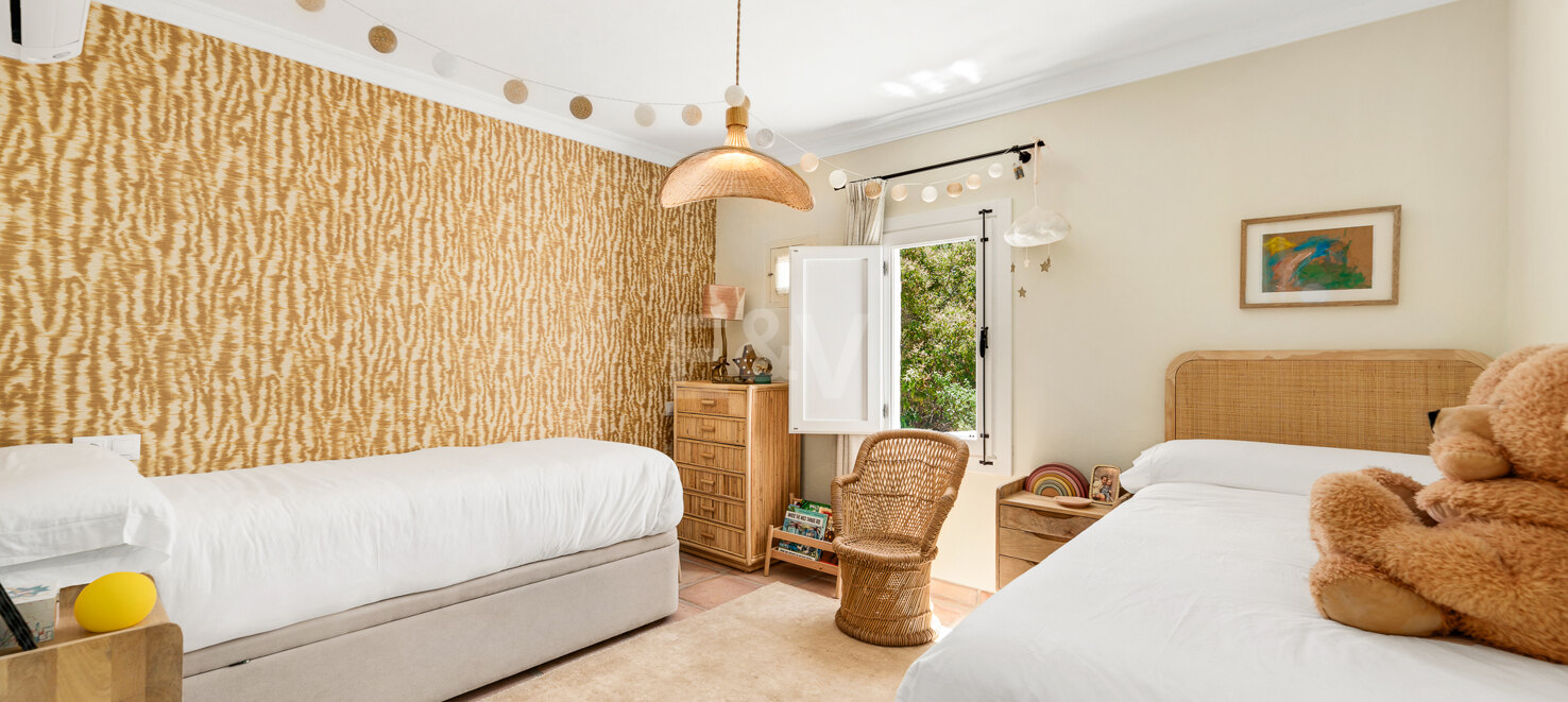 Andalusisk elegans möter modern komfort i Balcones de Sierra Blanca