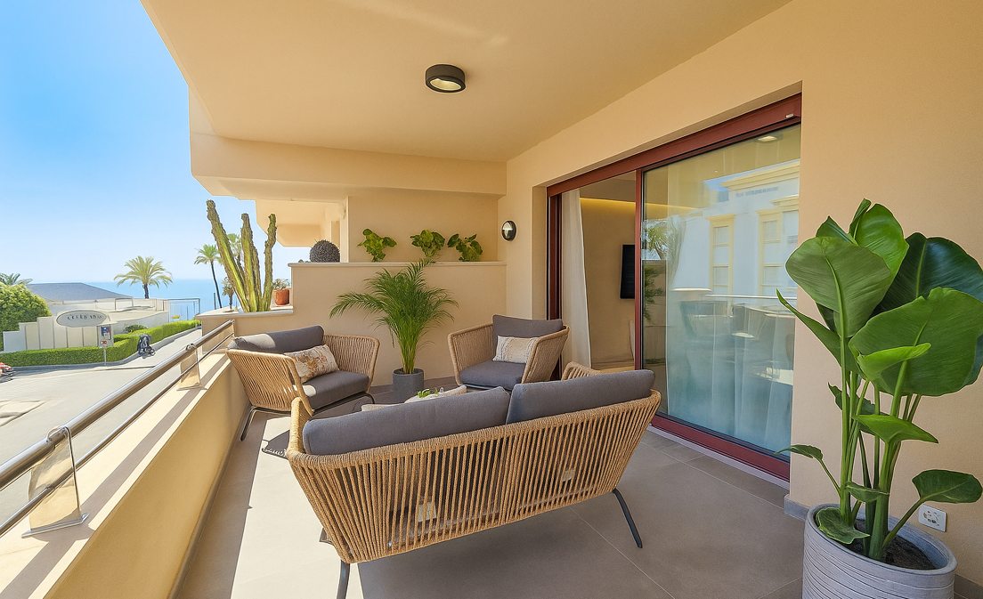 Seaside Apartment with Private Terrace Overlooking the Sea