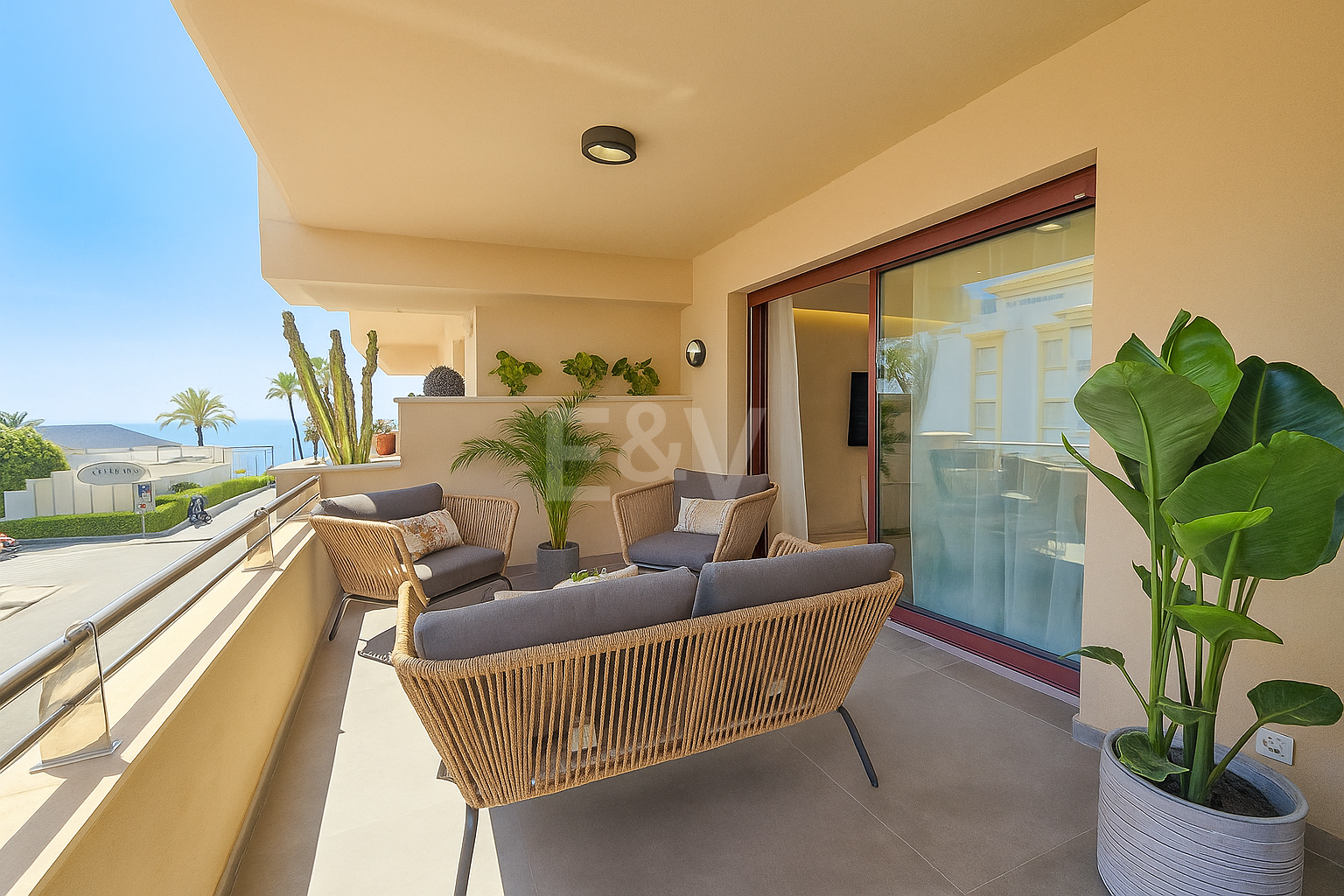 Seaside Apartment With Private Sea-View Terrace