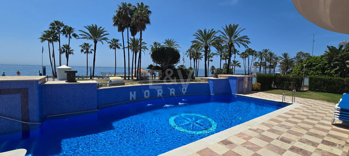 Seaside Apartment with Private Terrace Overlooking the Sea