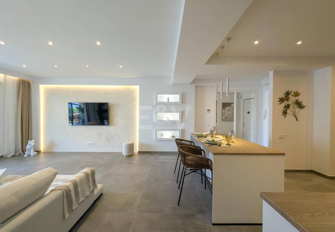 Seaside Apartment With Private Sea-View Terrace