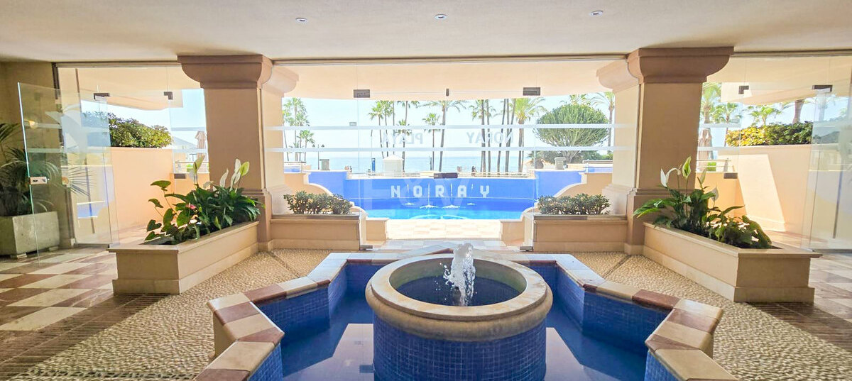 Seaside Apartment with Private Terrace Overlooking the Sea