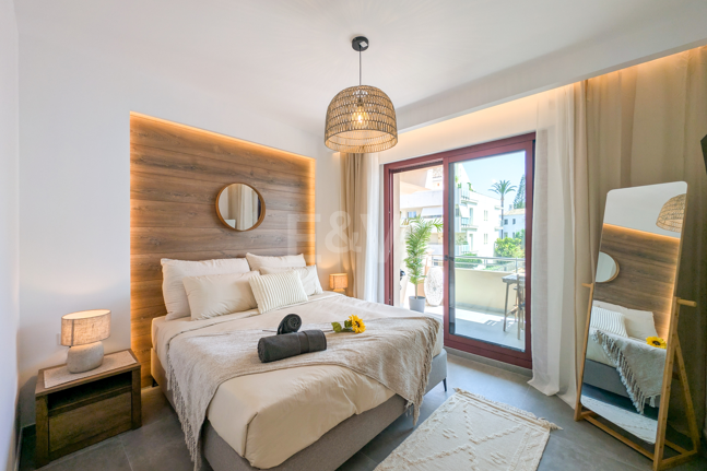 Seaside Apartment With Private Sea-View Terrace