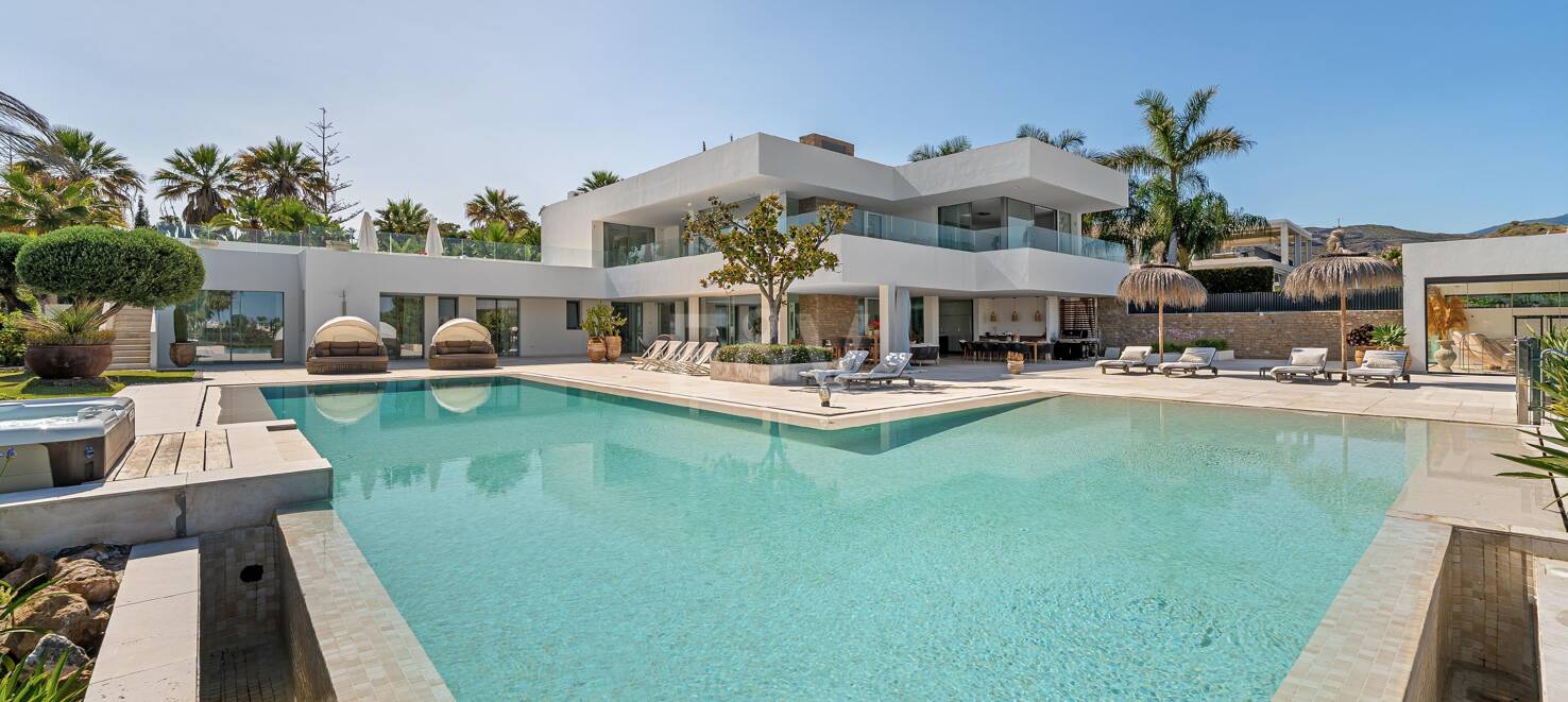 Superbe Villa à La Cerquilla avec vue panoramique et court de tennis