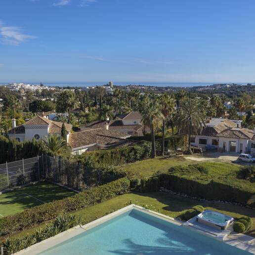 Superbe Villa à La Cerquilla avec vue panoramique et court de tennis