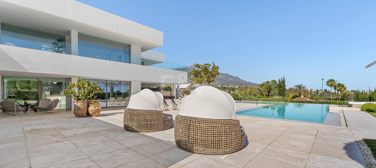 Superbe Villa à La Cerquilla avec vue panoramique et court de tennis