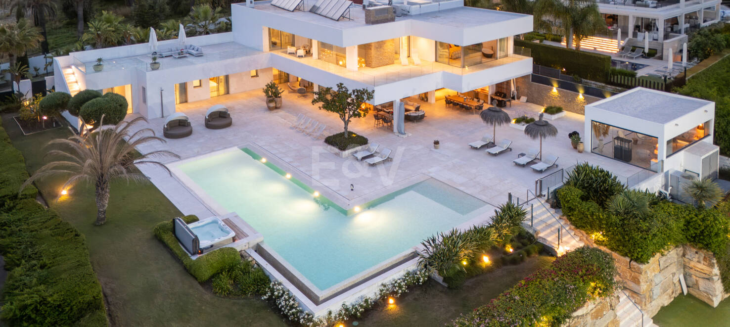 Superbe Villa à La Cerquilla avec vue panoramique et court de tennis