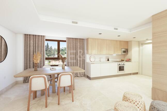 Une nouvelle maison entourée de montagnes, de golf et de mer