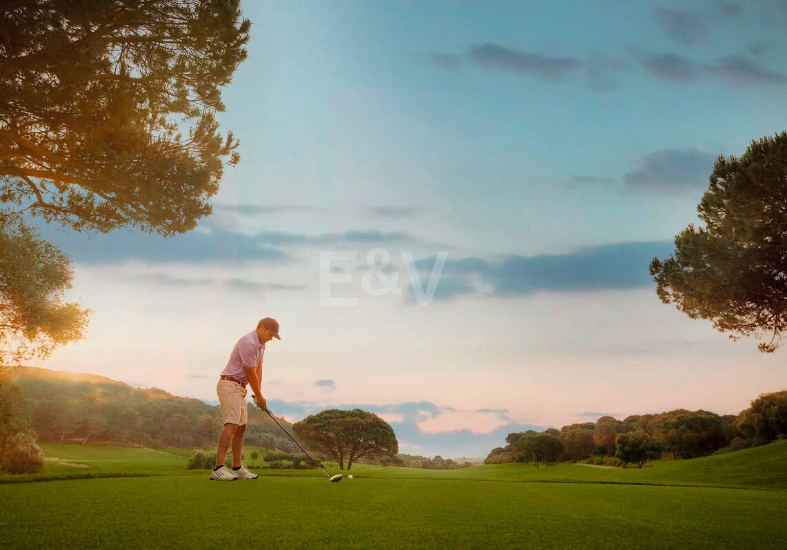 Nowy Dom Otoczony przez góry, Golf i morze