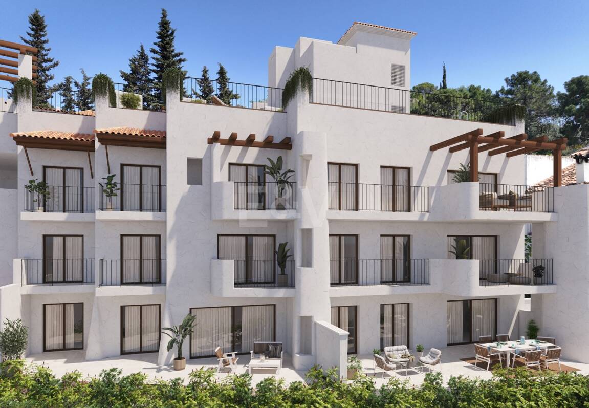 Une nouvelle maison entourée de montagnes, de golf et de mer