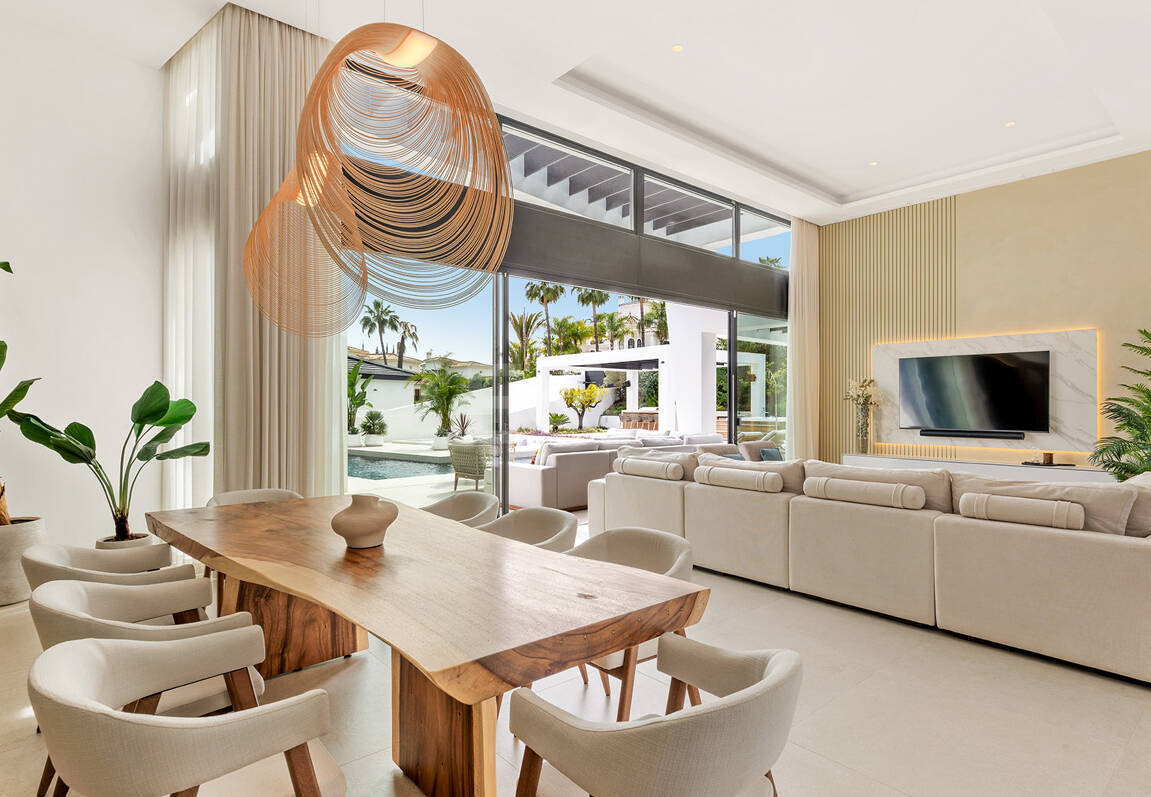 Villa contemporaine de luxe à Los Naranjos Golf