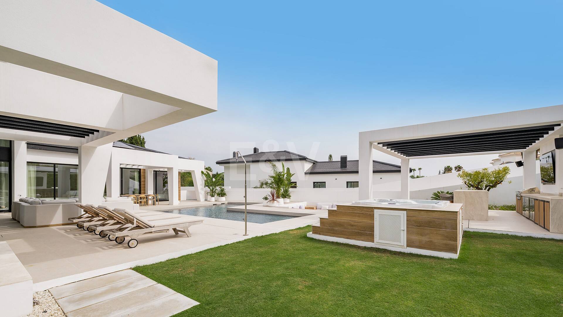 Luksusowa współczesna willa w Los Naranjos Golf