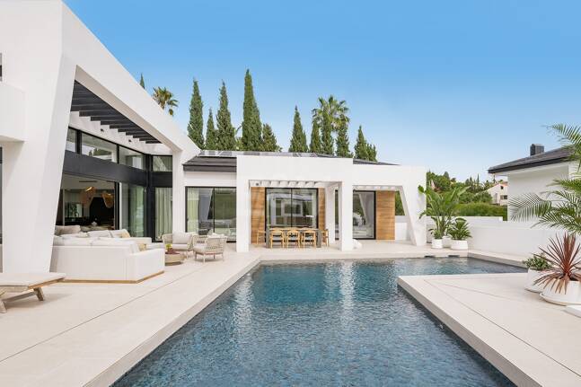 Villa contemporaine de luxe à Los Naranjos Golf