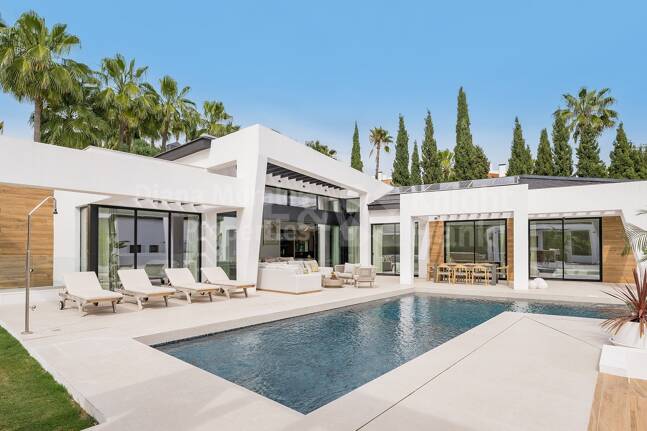 Villa contemporaine de luxe à Los Naranjos Golf