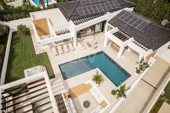 Villa contemporaine de luxe à Los Naranjos Golf