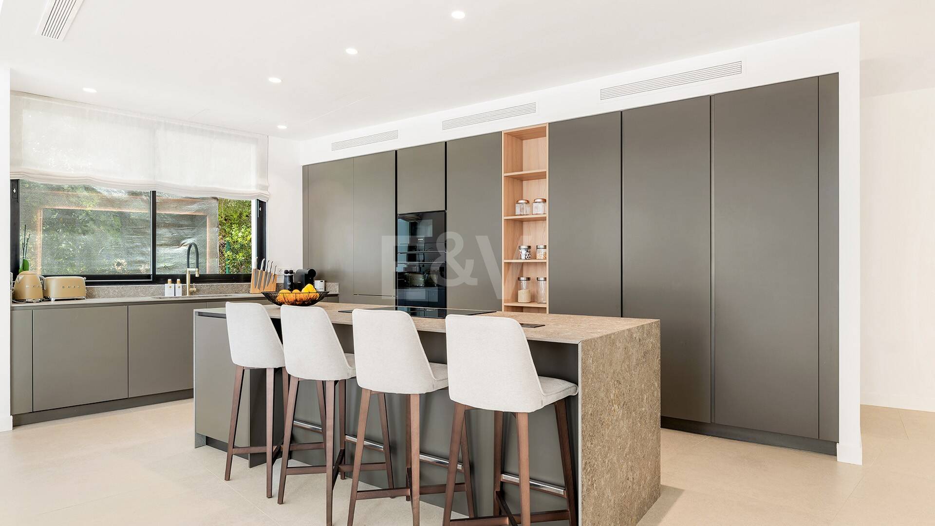 Villa contemporaine de luxe à Los Naranjos Golf