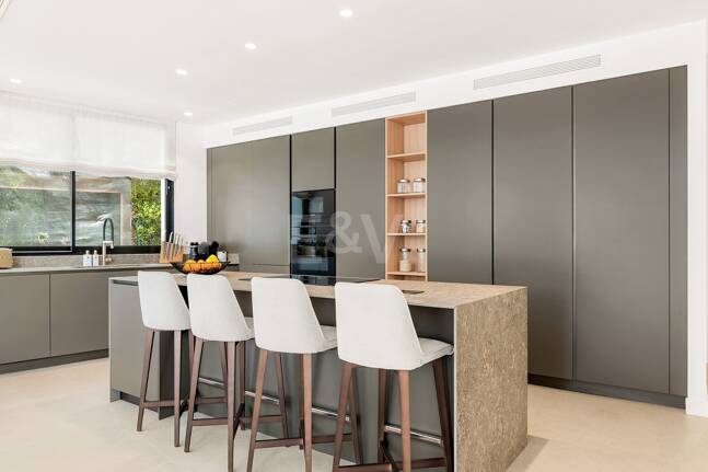 Villa contemporaine de luxe à Los Naranjos Golf