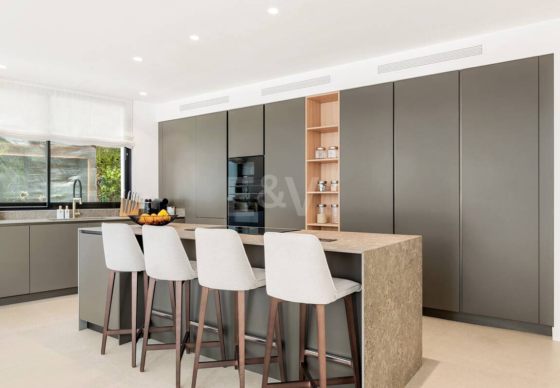 Villa contemporaine de luxe à Los Naranjos Golf