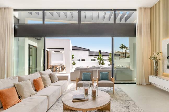 Villa contemporaine de luxe à Los Naranjos Golf