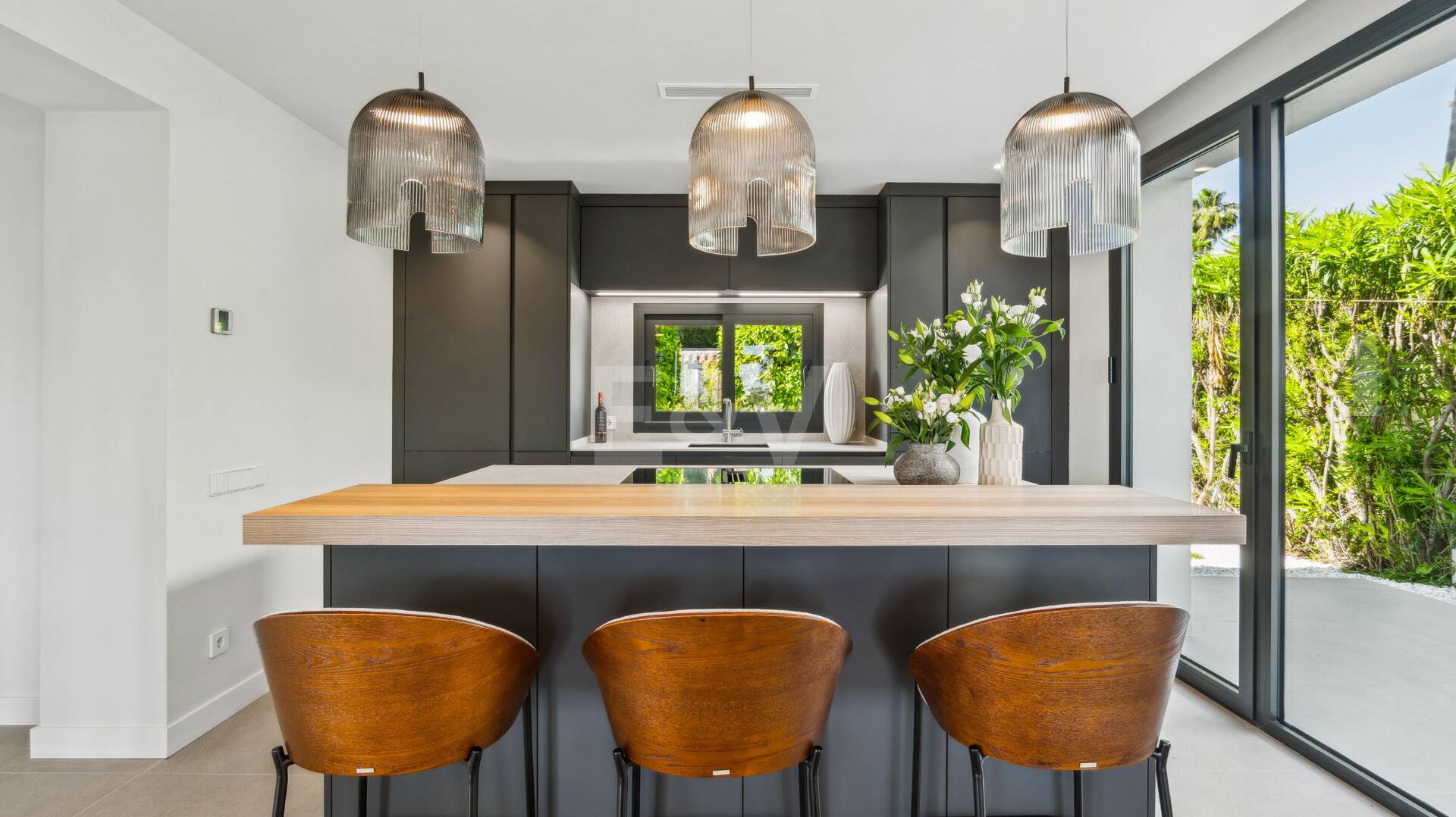 Elegant Medelhavet Villa med havsutsikt i Nueva Andalucía