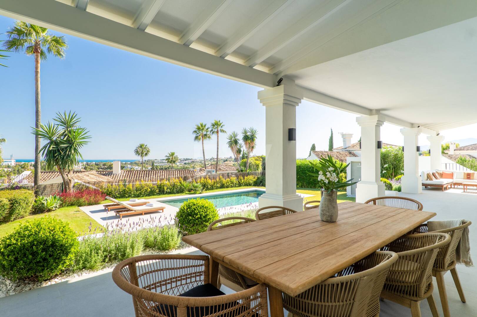Elegant Medelhavet Villa med havsutsikt i Nueva Andalucía