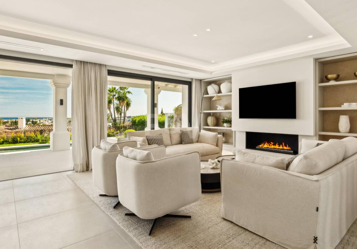 Elegant Mediterranean Villa with Sea Views in Nueva Andalucía