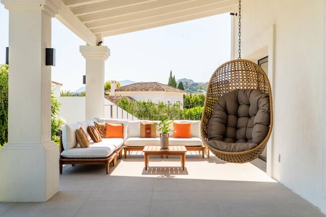 Élégante villa méditerranéenne avec vue sur la mer à Nueva Andalousie