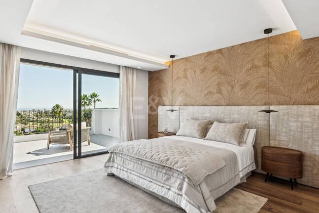 Élégante villa méditerranéenne avec vue sur la mer à Nueva Andalousie